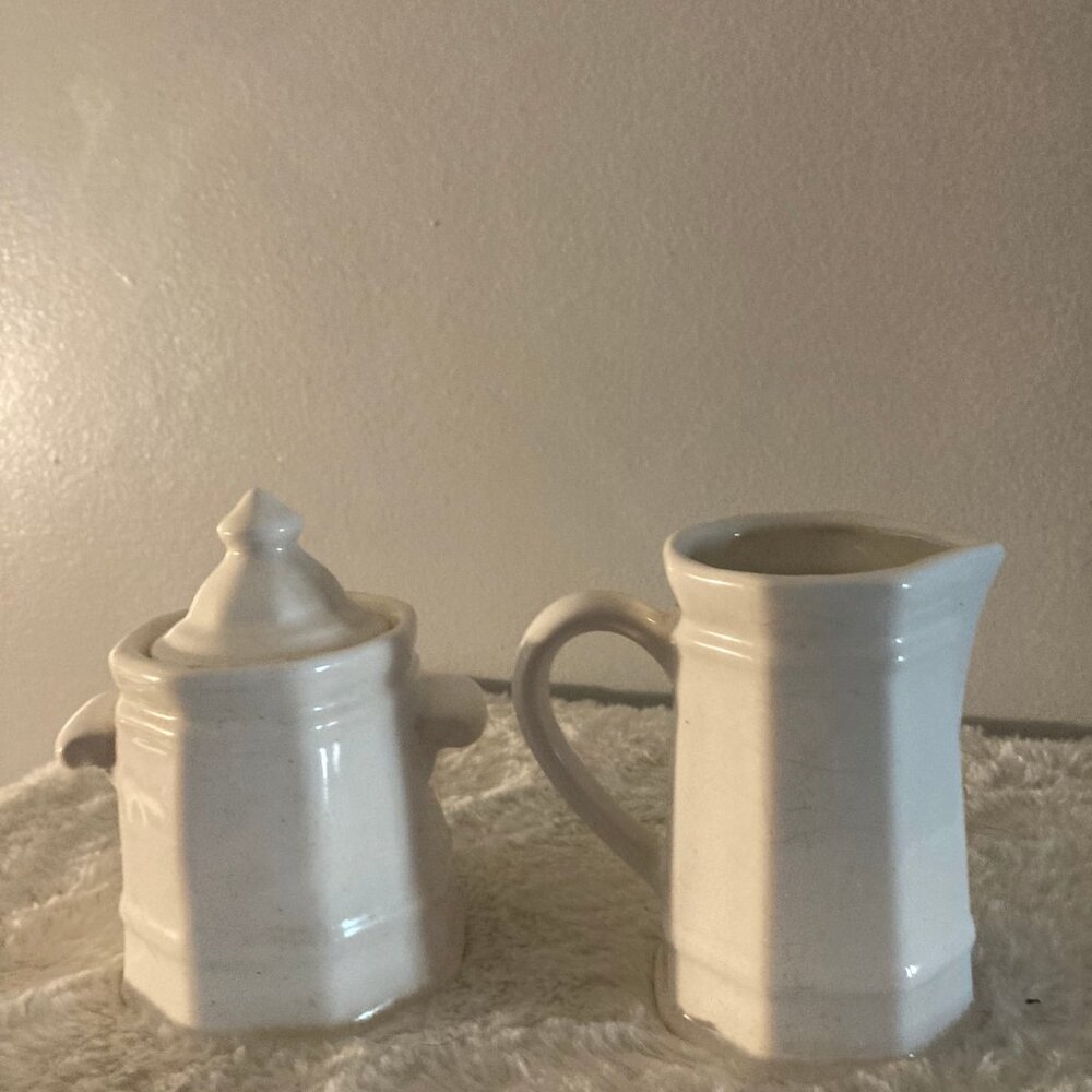 Pfaltzgraff "Heritage White" Coffee/Tea Pot w/Creamer & Sugar - Picture 3 of 8